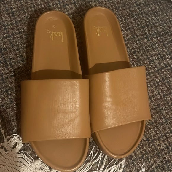 New Beek Pelican Sandals size 10 - Picture 2 of 9